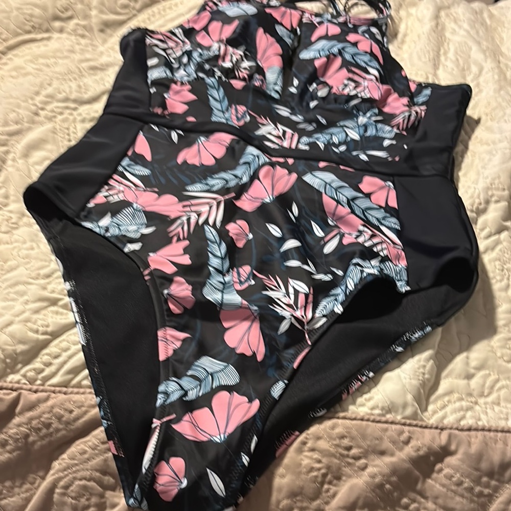 Ladies swimwear